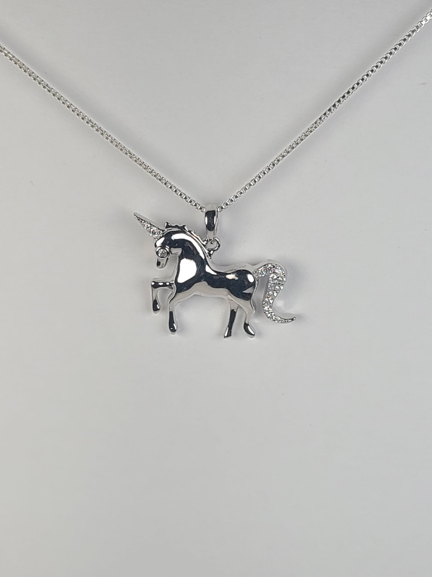 UNICORN NECKLACE