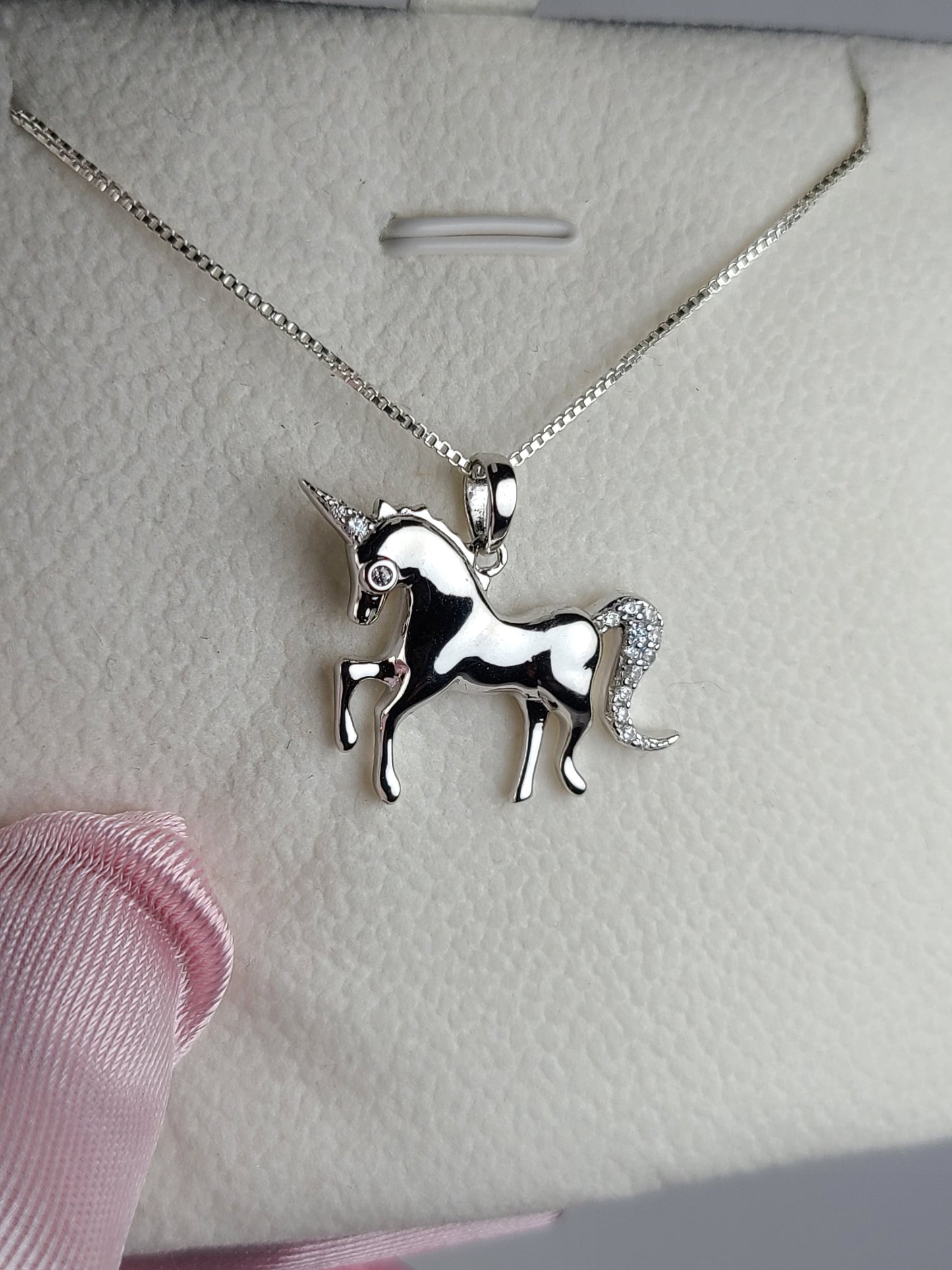 UNICORN NECKLACE