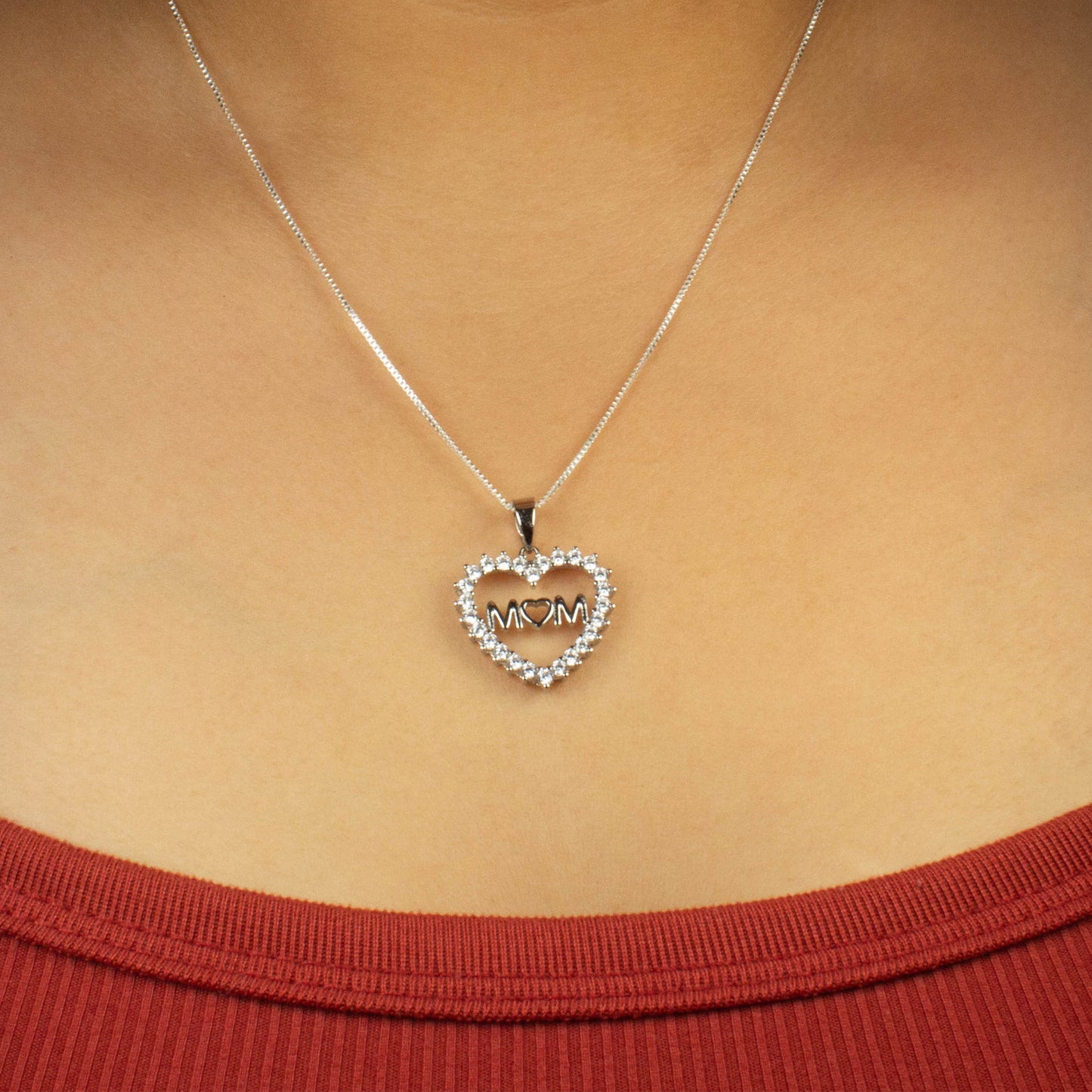 I LOVE YOU MOM NECKLACE