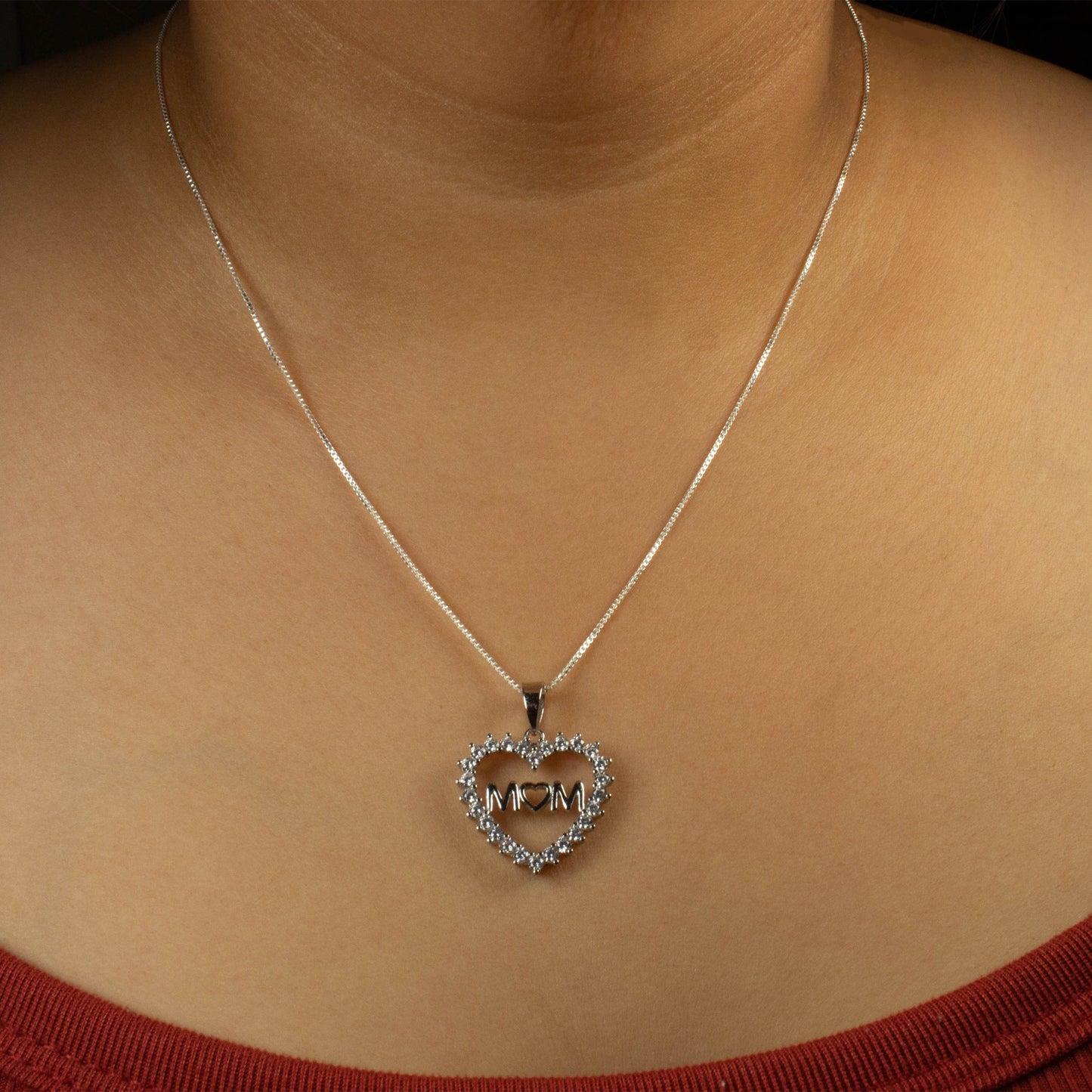 I LOVE YOU MOM NECKLACE