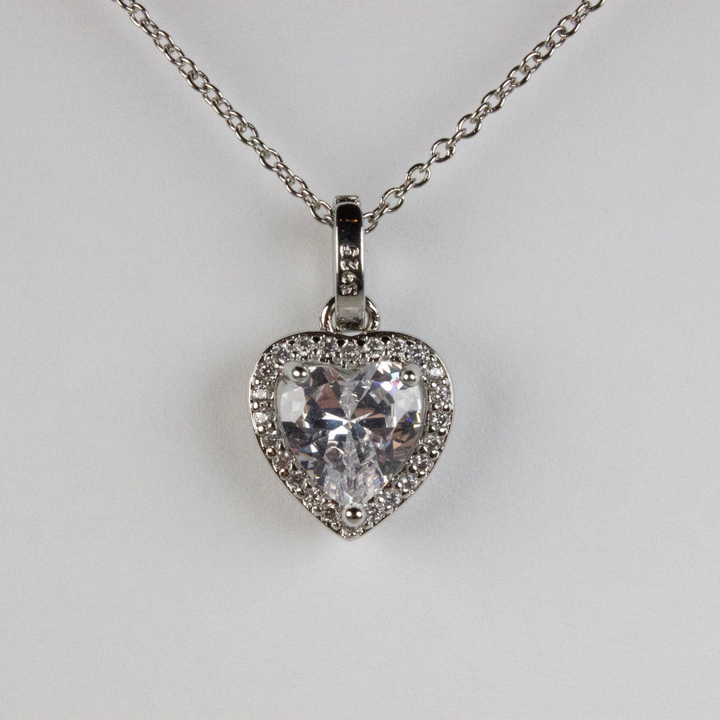 PRECIOUS ZIRCONIA HEART NECKLACE