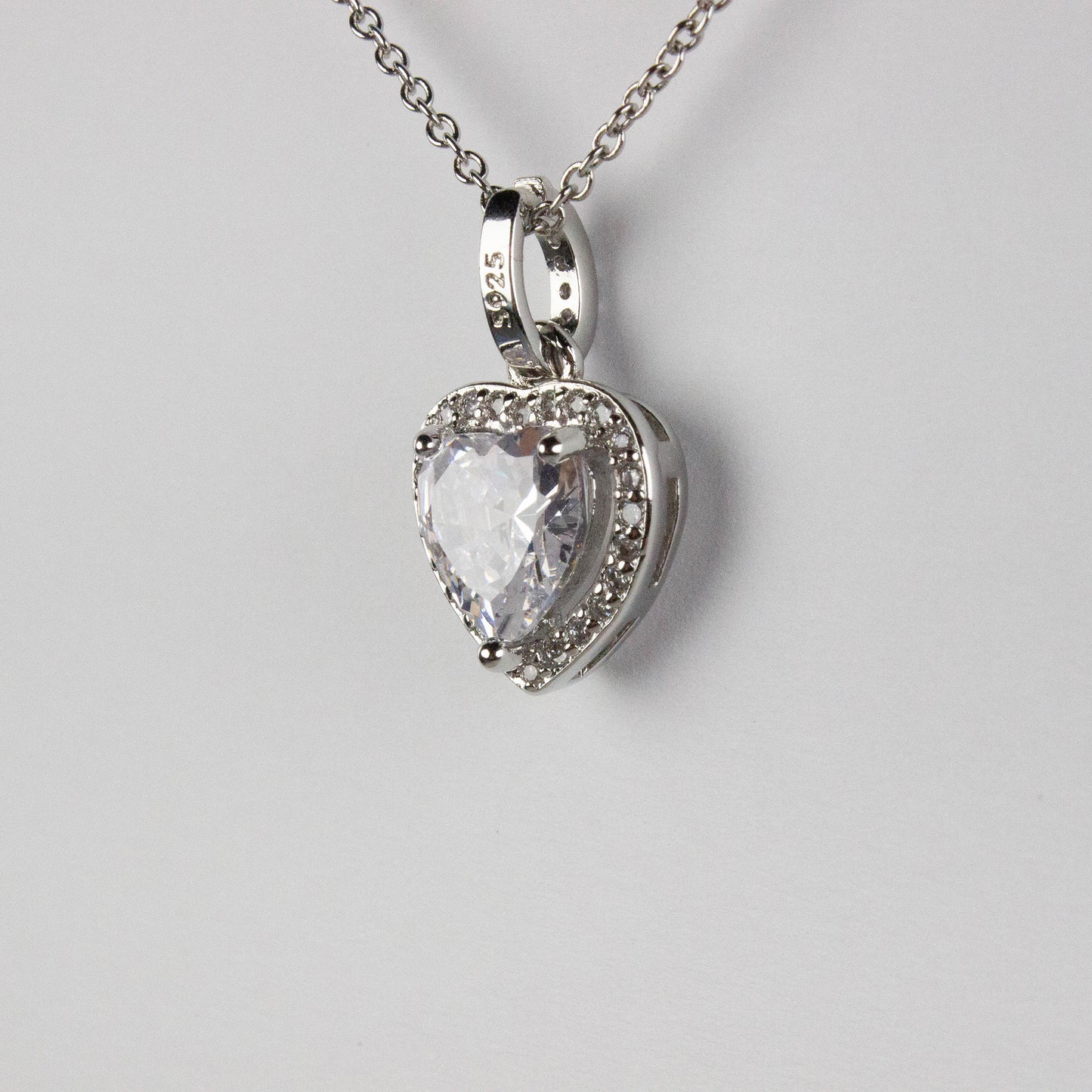 PRECIOUS ZIRCONIA HEART NECKLACE