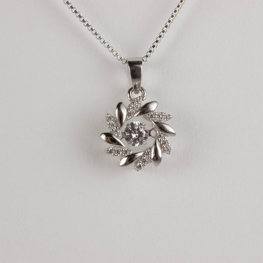 ENCHANTING FLOWER NECKLACE