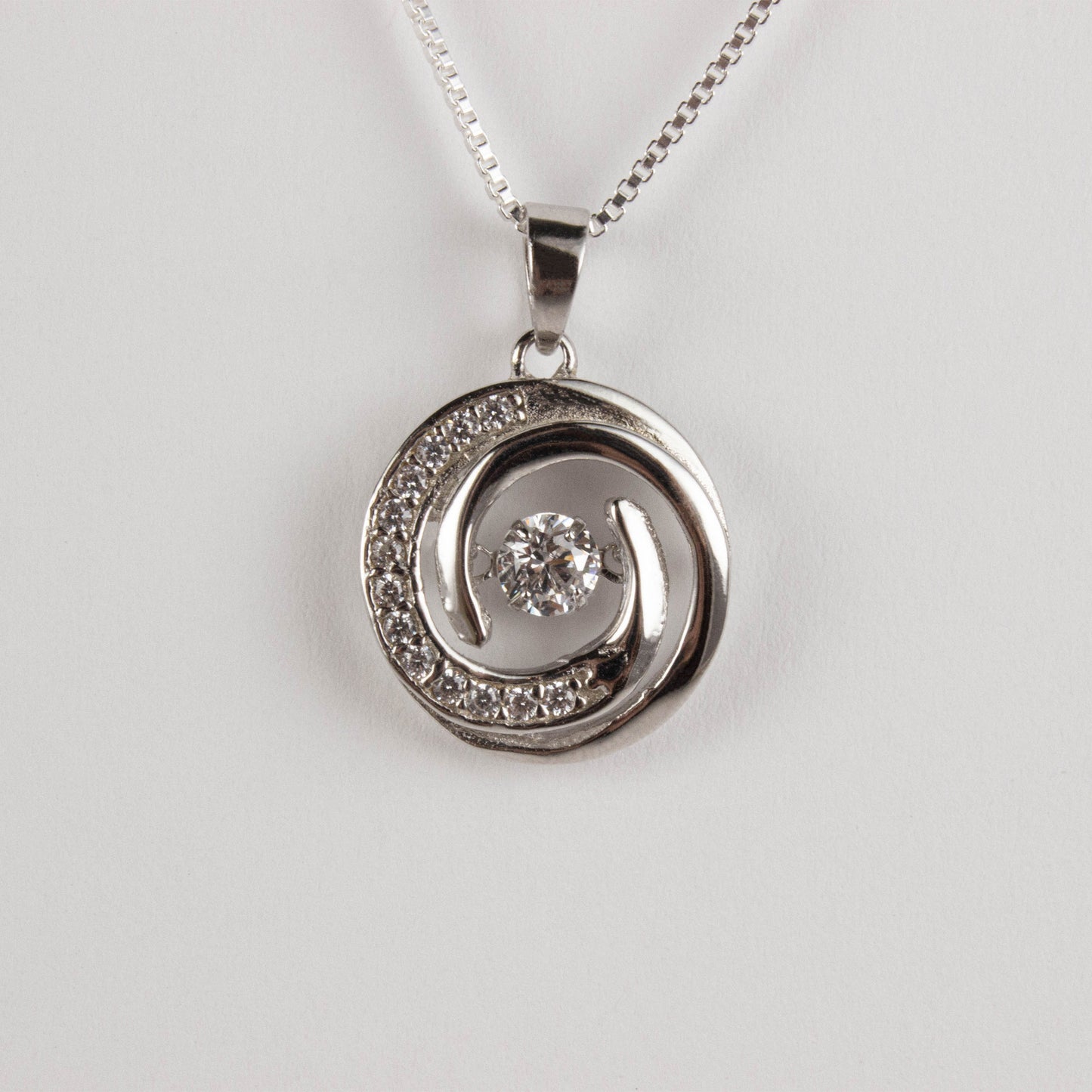 CAT TAIL SWIRL NECKLACE