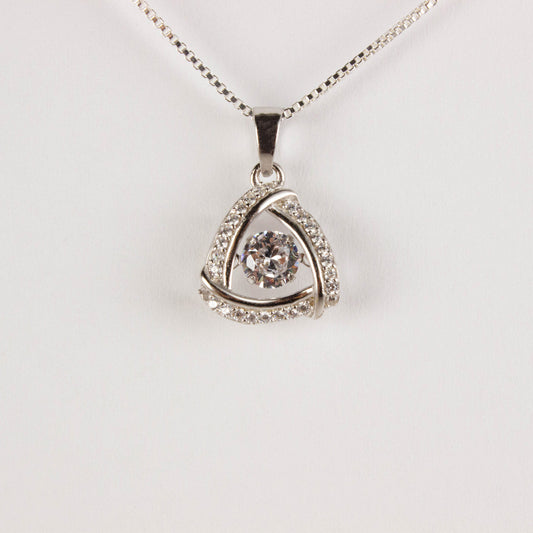 ALLURING TRIANGLE NECKLACE